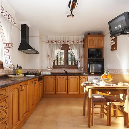 Saura Villa